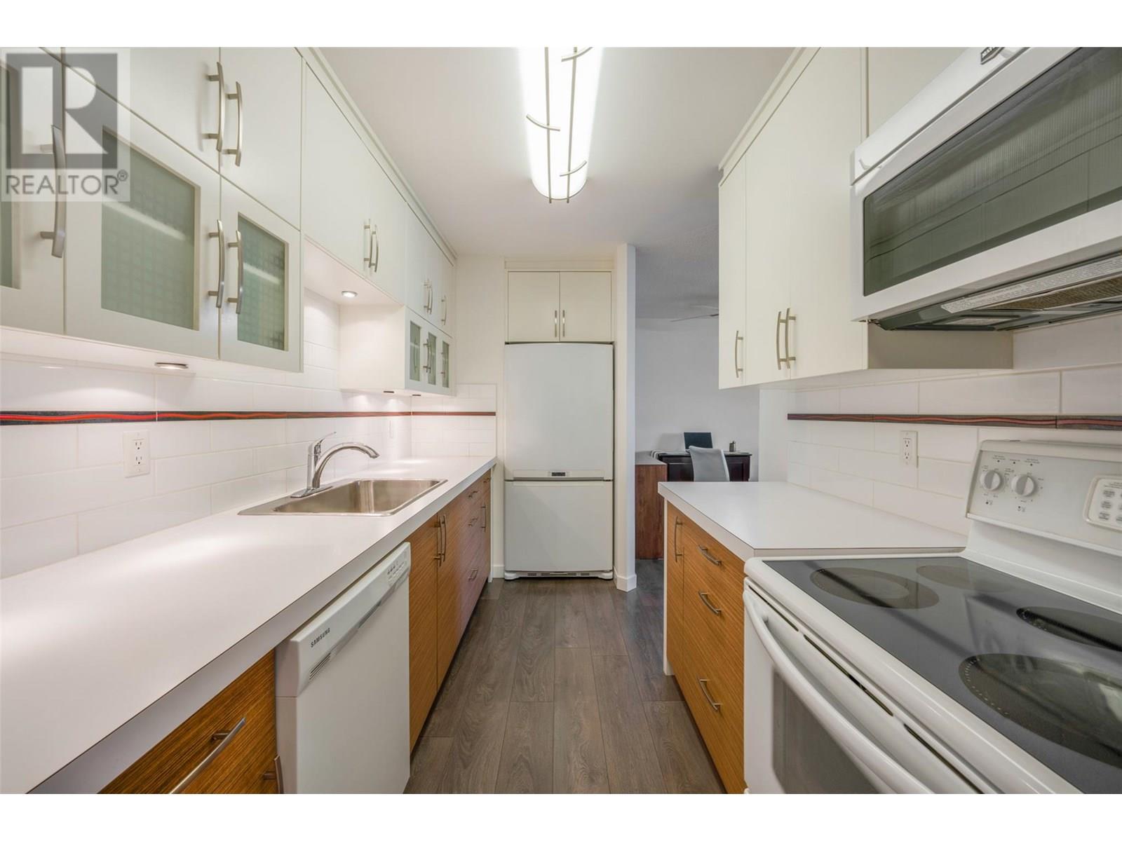1056 Bernard Avenue Unit# 218, Kelowna, British Columbia  V1Y 8L7 - Photo 8 - 10351991