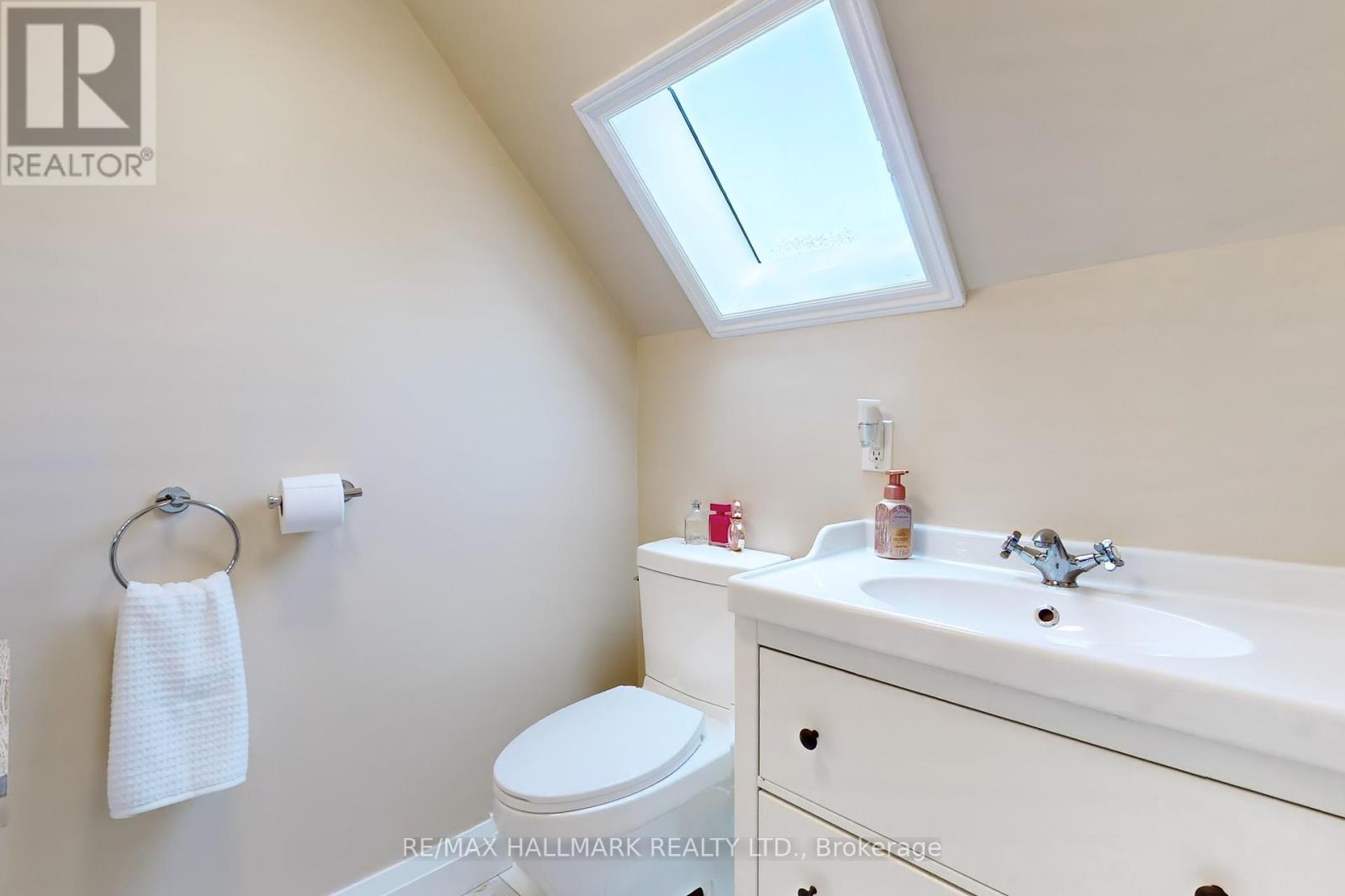 12 Queensgrove Road, Toronto (Birchcliffe-Cliffside), Ontario  M1N 3A8 - Photo 17 - E12217506