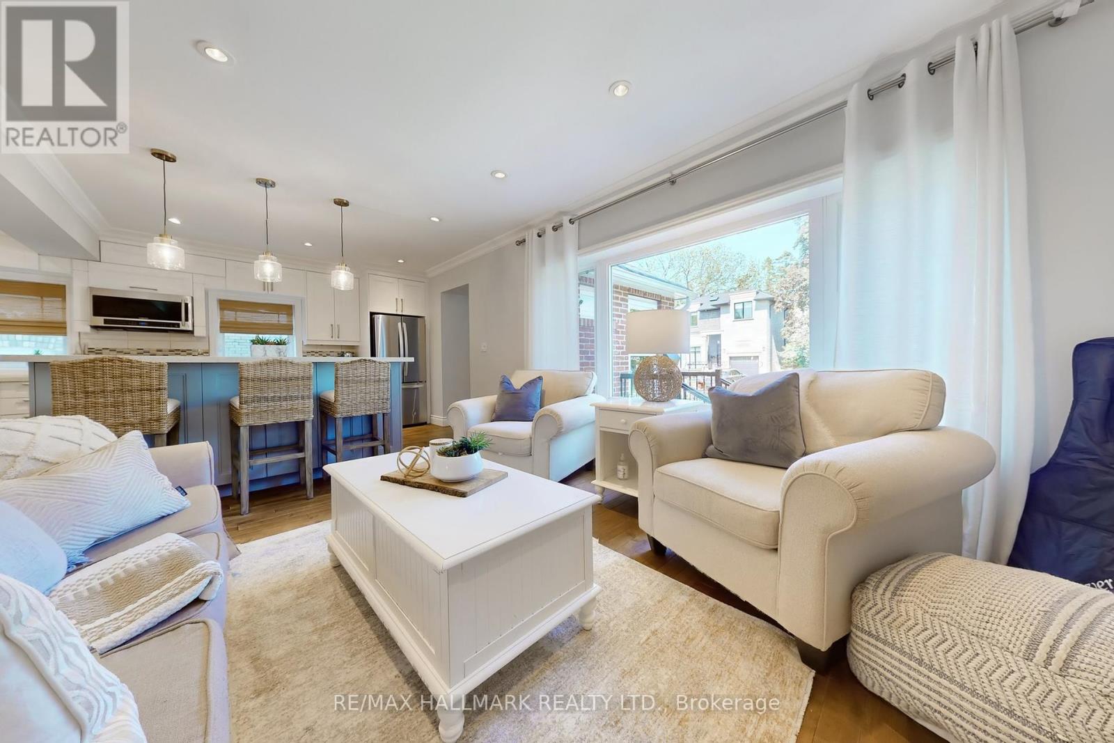 12 Queensgrove Road, Toronto (Birchcliffe-Cliffside), Ontario  M1N 3A8 - Photo 4 - E12217506