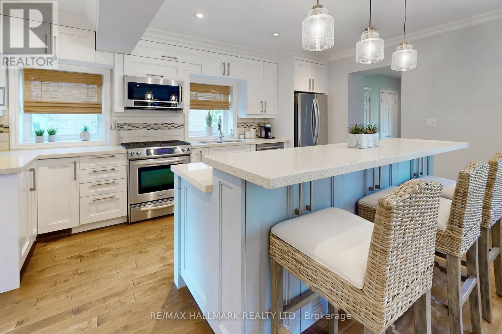 12 Queensgrove Road, Toronto (Birchcliffe-Cliffside), Ontario  M1N 3A8 - Photo 8 - E12217506