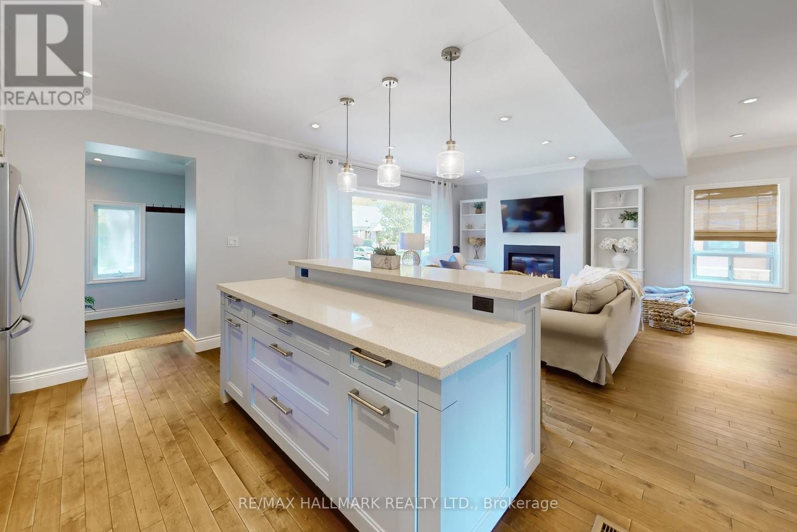 12 Queensgrove Road, Toronto (Birchcliffe-Cliffside), Ontario  M1N 3A8 - Photo 9 - E12217506