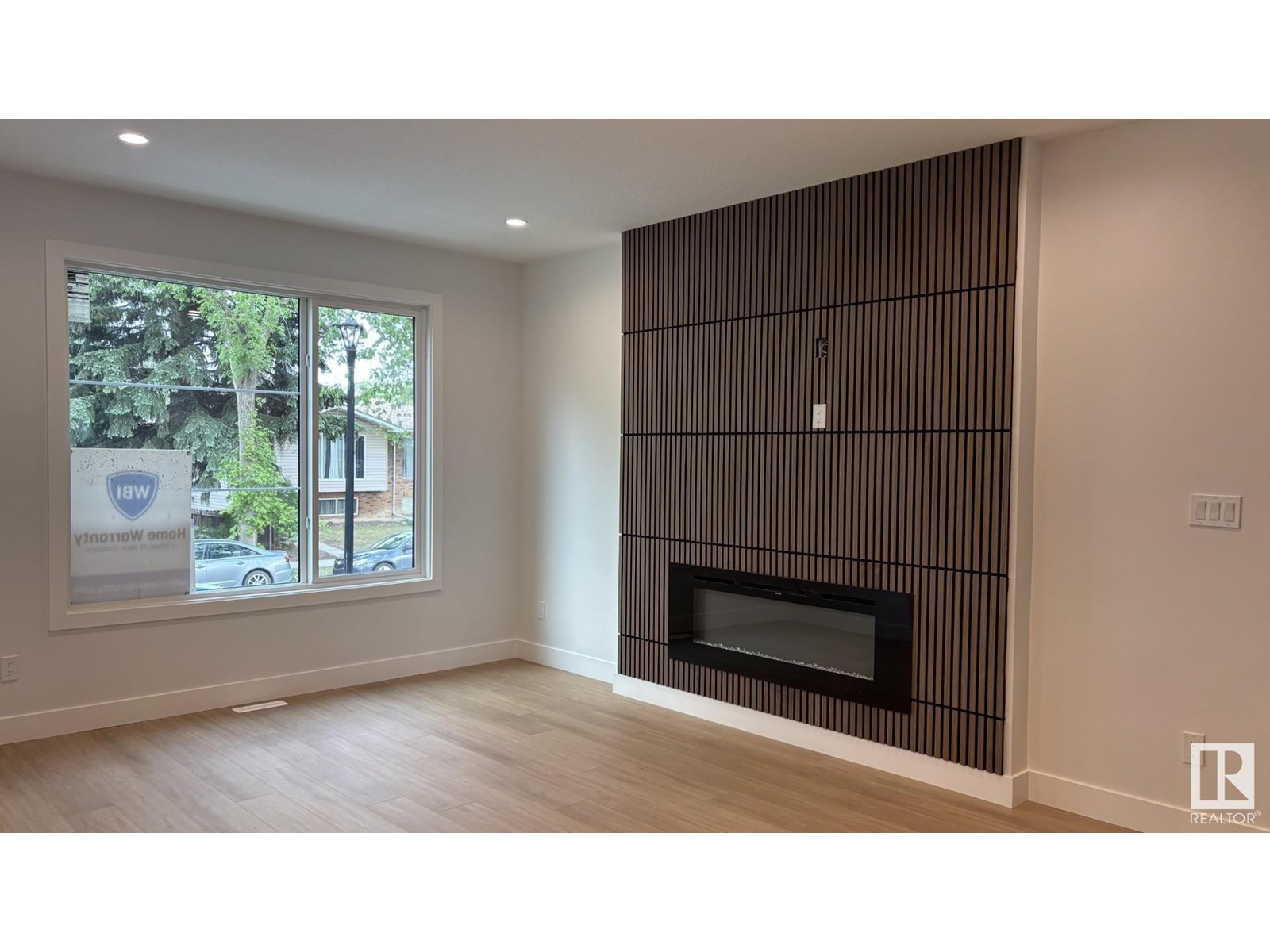 Property at 11140 126 ST E NW image 3