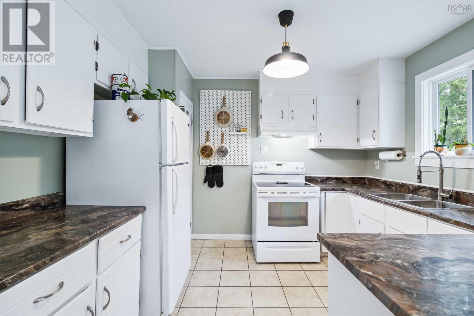 17 Sampson Drive, Lower Sackville, Nova Scotia  B4C 2T7 - Photo 16 - 202514487