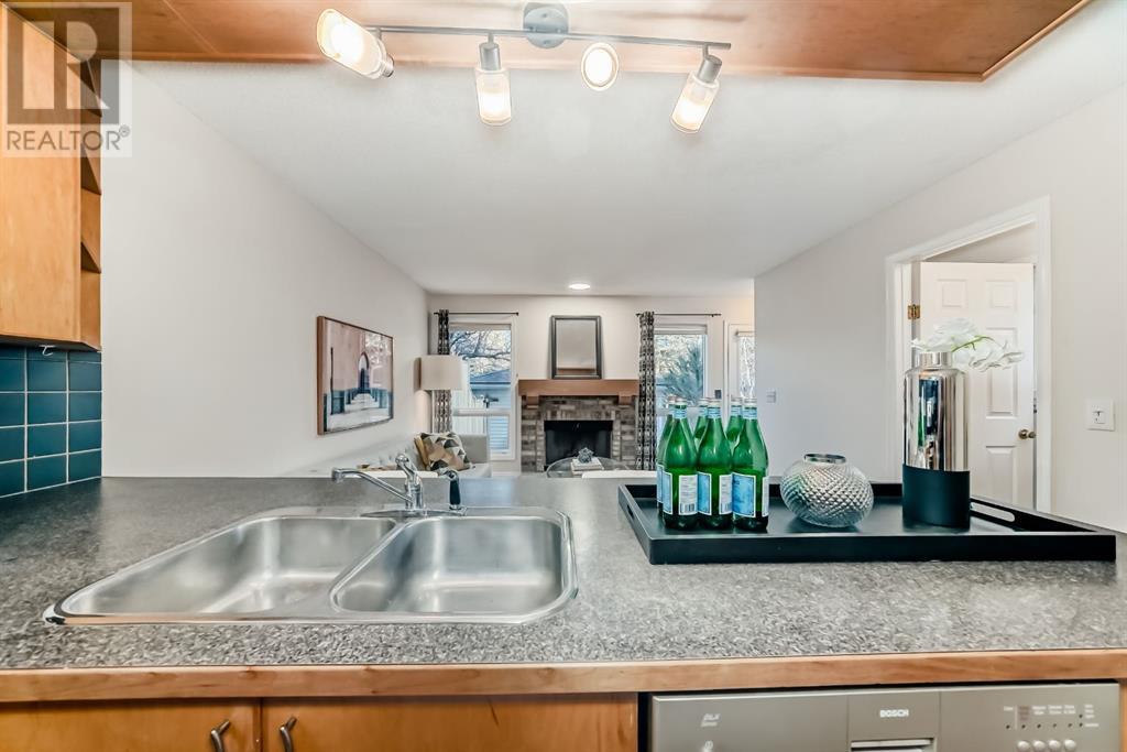 219 Coachway Road Sw, Calgary, Alberta  T3H 1B9 - Photo 11 - A2225730