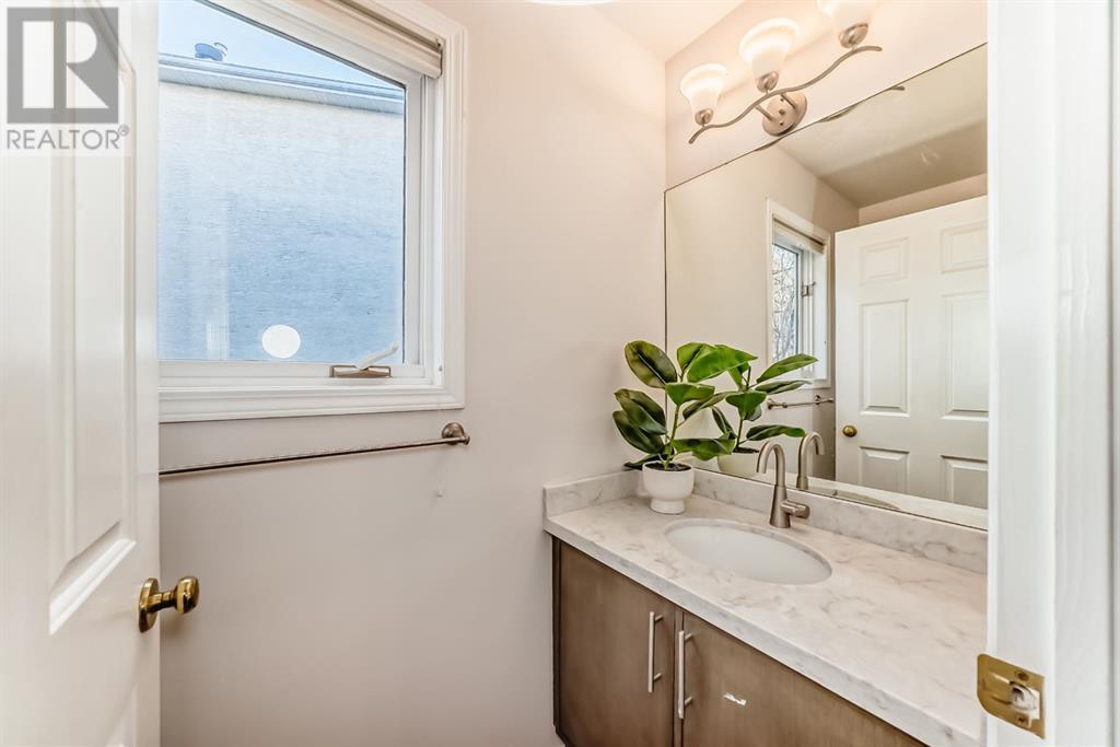 219 Coachway Road Sw, Calgary, Alberta  T3H 1B9 - Photo 16 - A2225730