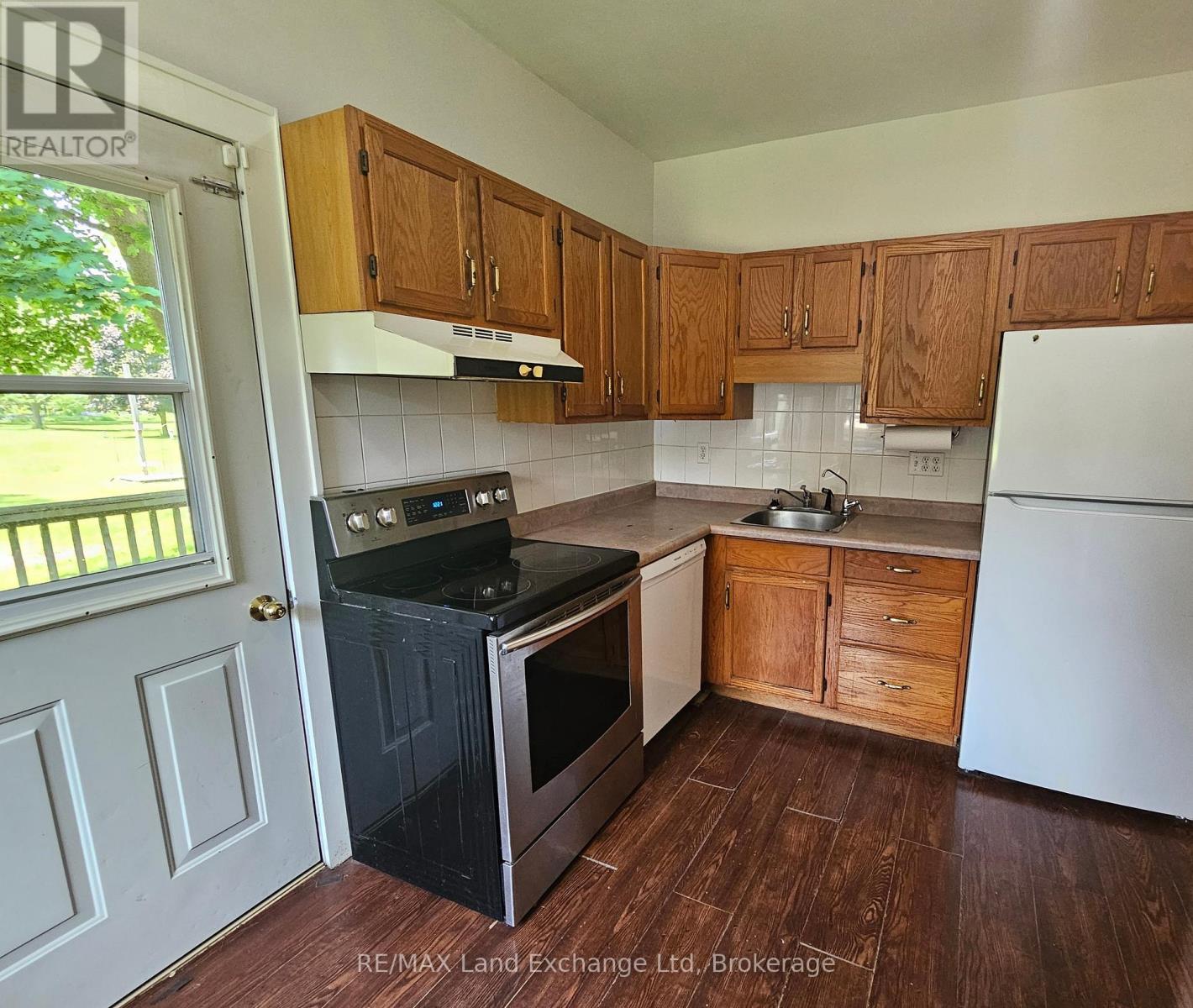 1061 Howick Street, Howick, Ontario  N0G 2X0 - Photo 33 - X12214861