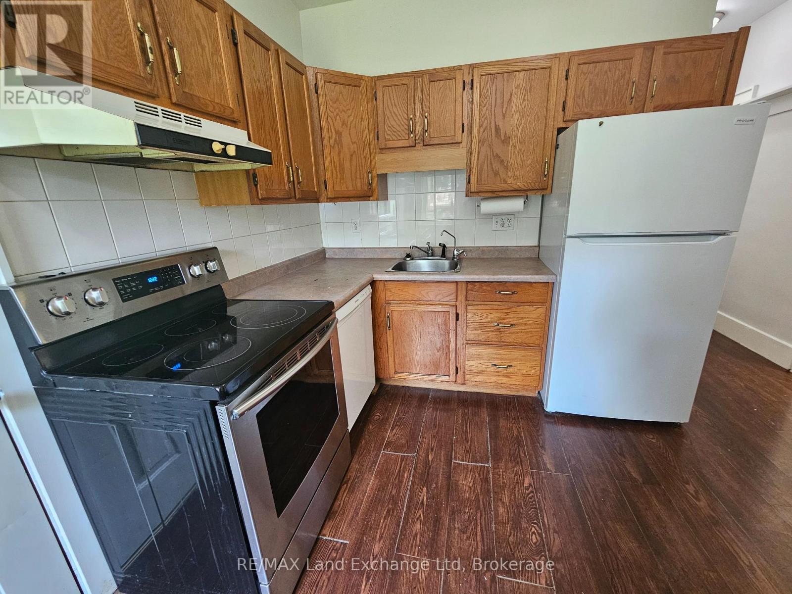 1061 Howick Street, Howick, Ontario  N0G 2X0 - Photo 34 - X12214861