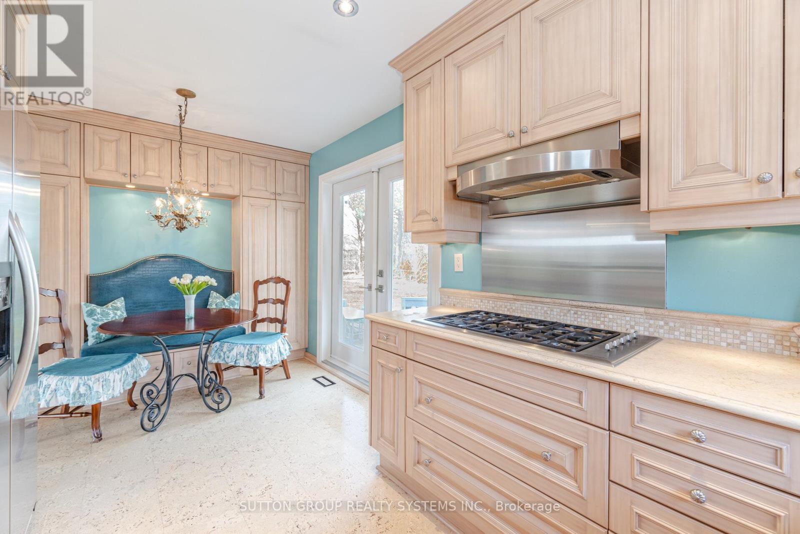 11 Richmond Drive, Brampton, Ontario  L6W 2E7 - Photo 22 - W12217495