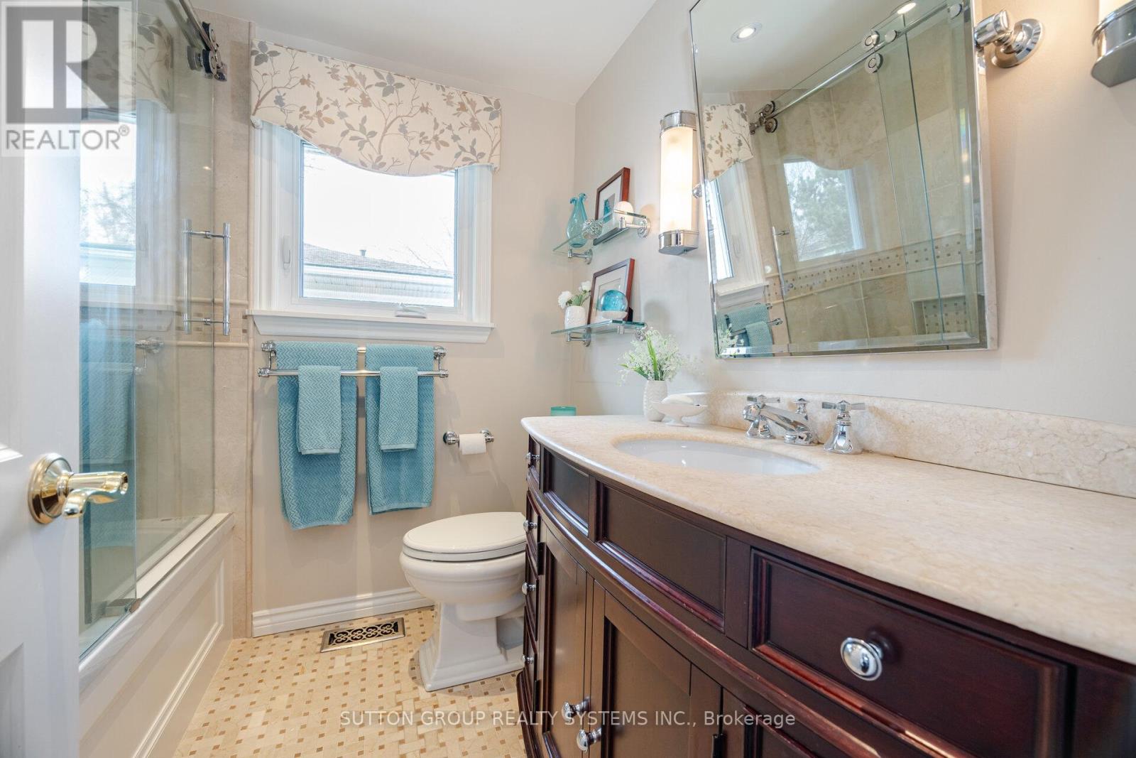 11 Richmond Drive, Brampton, Ontario  L6W 2E7 - Photo 33 - W12217495