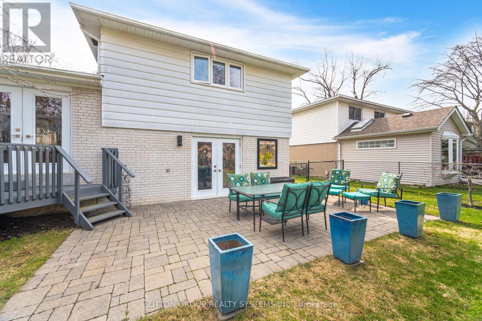 11 Richmond Drive, Brampton, Ontario  L6W 2E7 - Photo 45 - W12217495