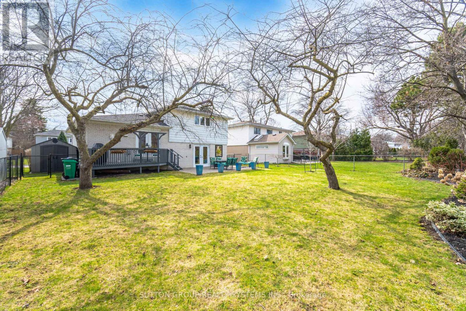 11 Richmond Drive, Brampton, Ontario  L6W 2E7 - Photo 49 - W12217495