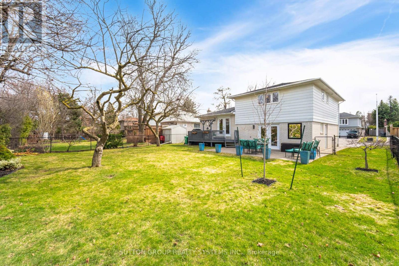 11 Richmond Drive, Brampton, Ontario  L6W 2E7 - Photo 50 - W12217495