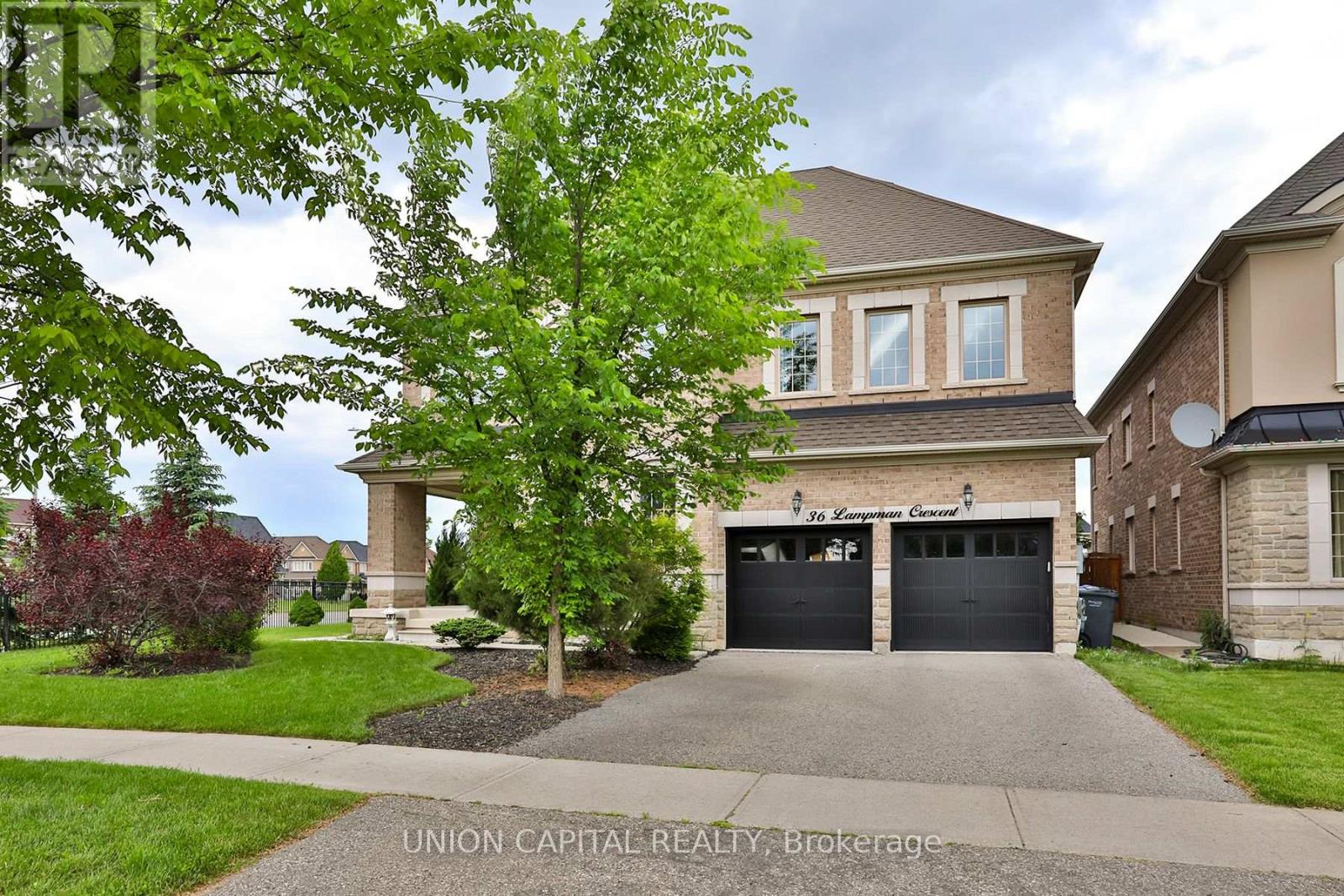 36 Lampman Crescent, Brampton (Credit Valley), Ontario  L6X 0E4 - Photo 3 - W12217501