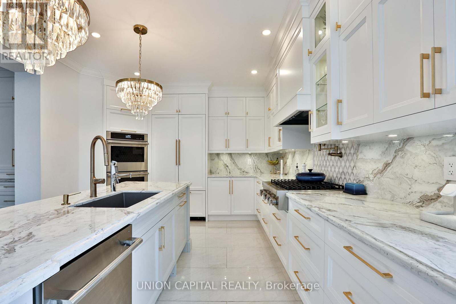 36 Lampman Crescent, Brampton (Credit Valley), Ontario  L6X 0E4 - Photo 8 - W12217501