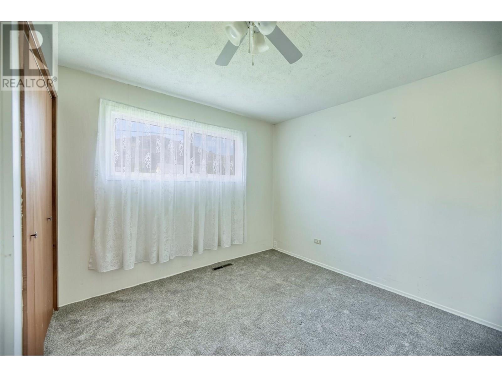 5887 Okanagan Street Street, Oliver, British Columbia  V0H 1T0 - Photo 9 - 10351962