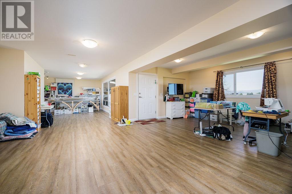 3796 East Vernon Road, Vernon, British Columbia  V1B 3H7 - Photo 34 - 10351155