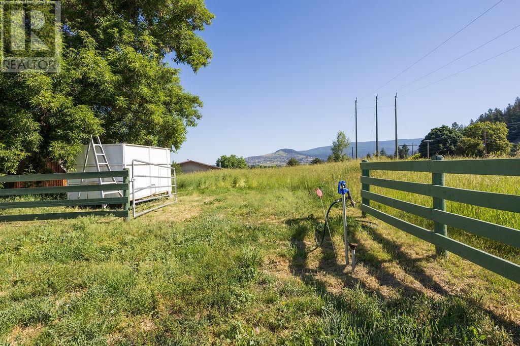 3796 East Vernon Road, Vernon, British Columbia  V1B 3H7 - Photo 61 - 10351155