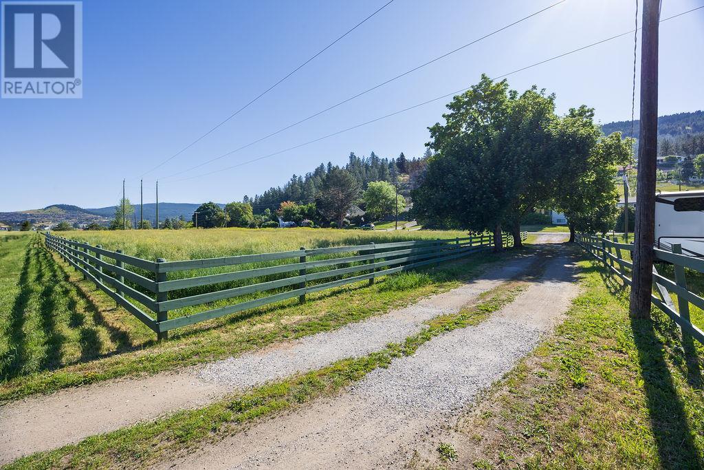 3796 East Vernon Road, Vernon, British Columbia  V1B 3H7 - Photo 62 - 10351155