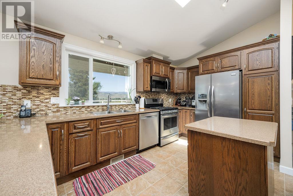 3796 East Vernon Road, Vernon, British Columbia  V1B 3H7 - Photo 9 - 10351155