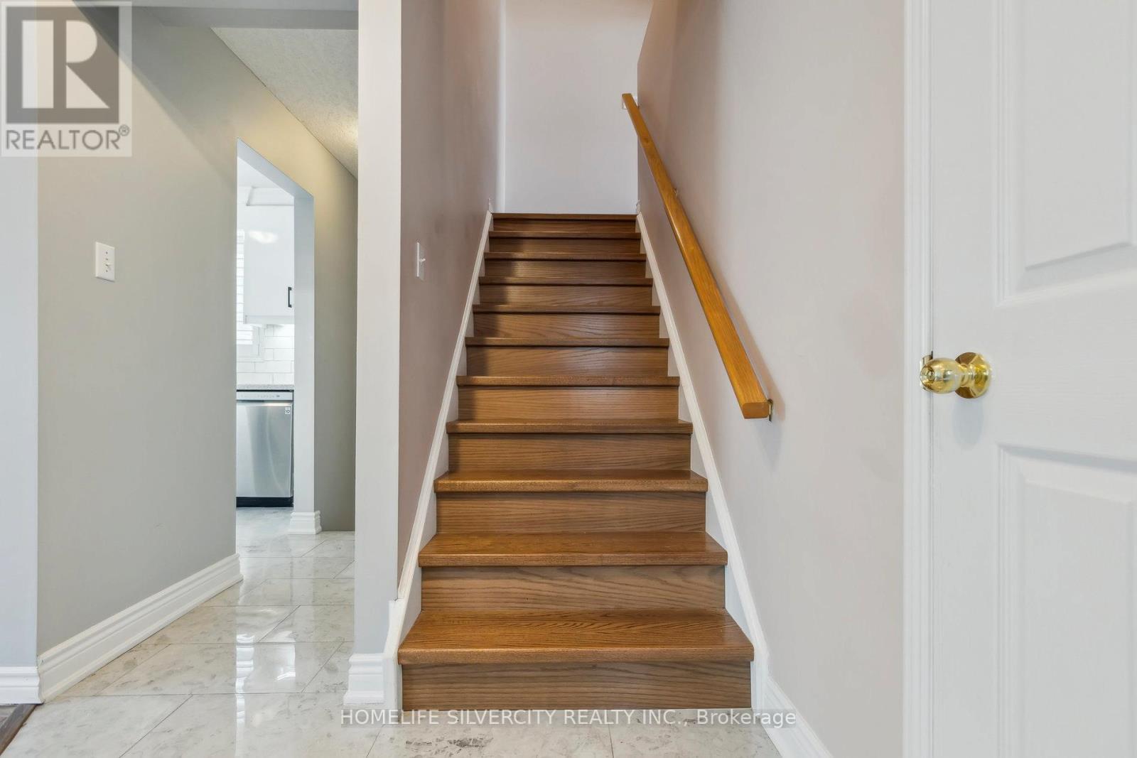 221 Grey Fox Drive, Kitchener, Ontario  N2E 3N7 - Photo 12 - X12217476