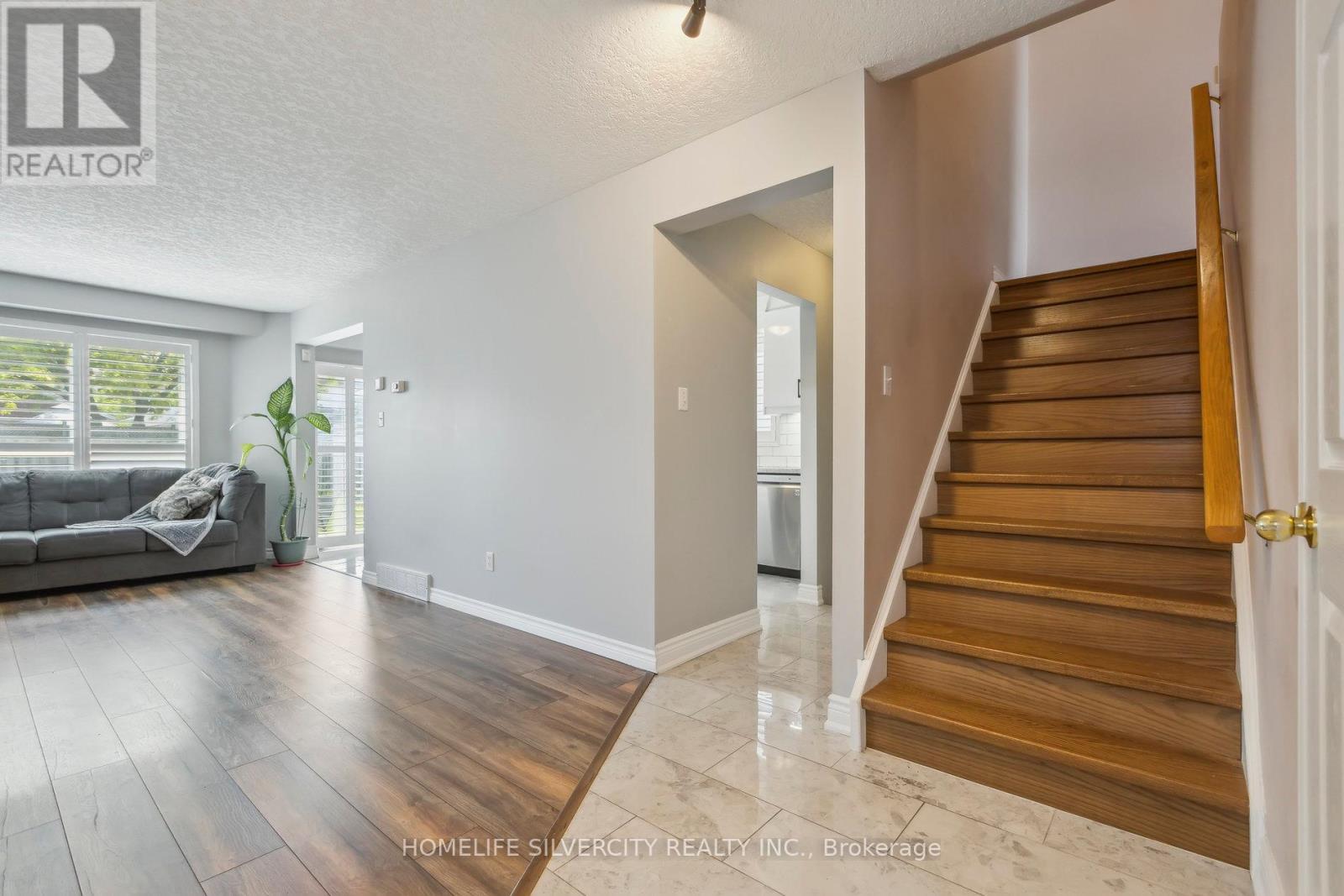 221 Grey Fox Drive, Kitchener, Ontario  N2E 3N7 - Photo 3 - X12217476