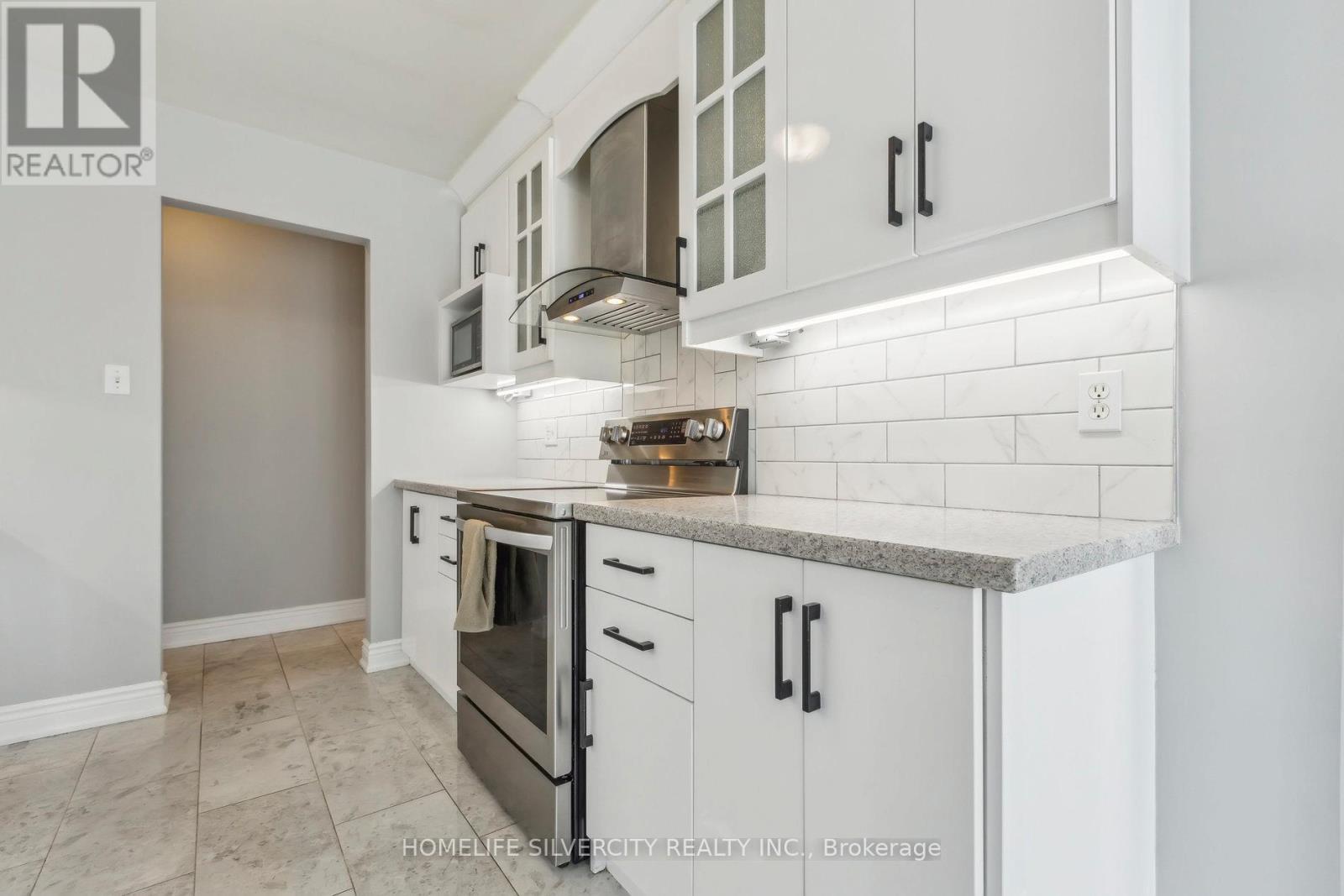 221 Grey Fox Drive, Kitchener, Ontario  N2E 3N7 - Photo 9 - X12217476