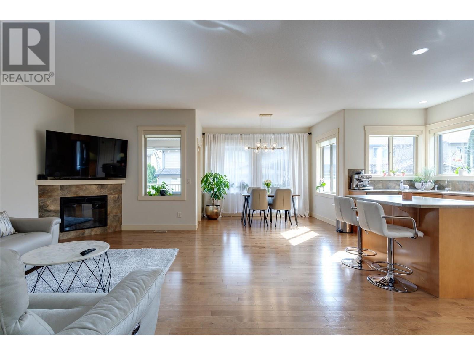 2841 Bentley Road, West Kelowna, British Columbia  V4T 3B2 - Photo 3 - 10351642
