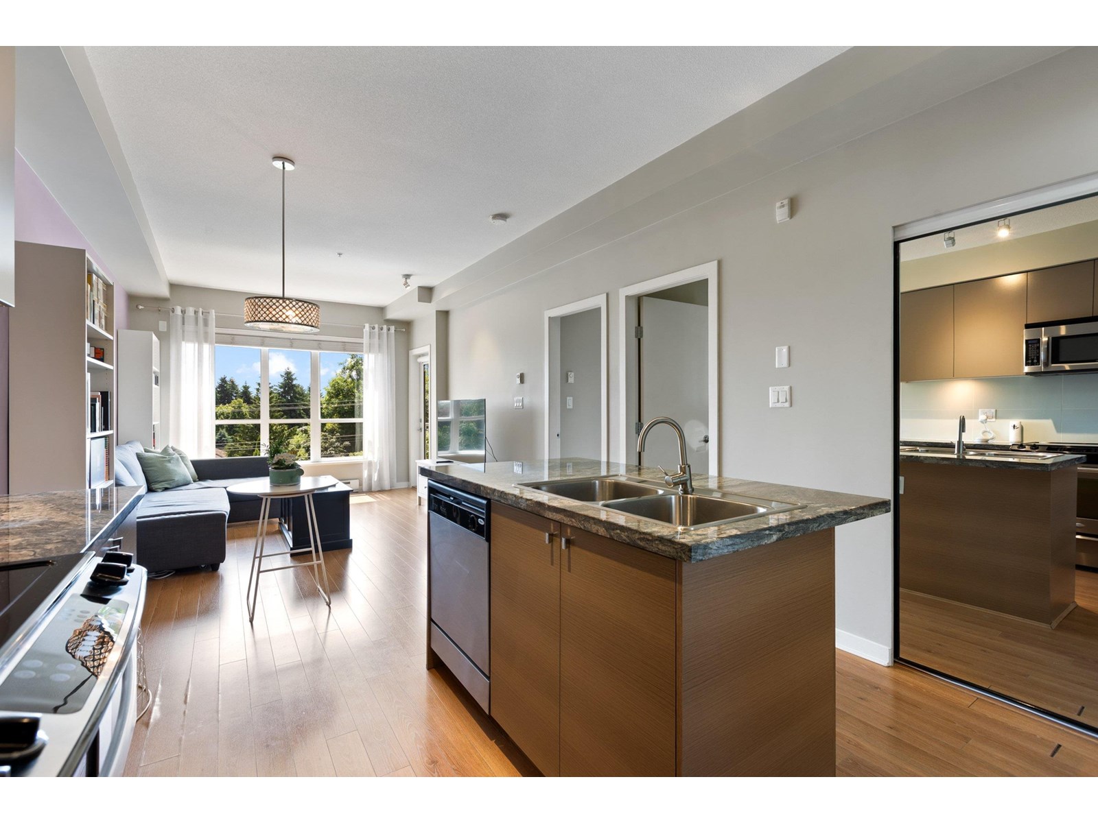 301 6430 194 Street, Surrey, British Columbia  V4N 6J7 - Photo 6 - R3014371