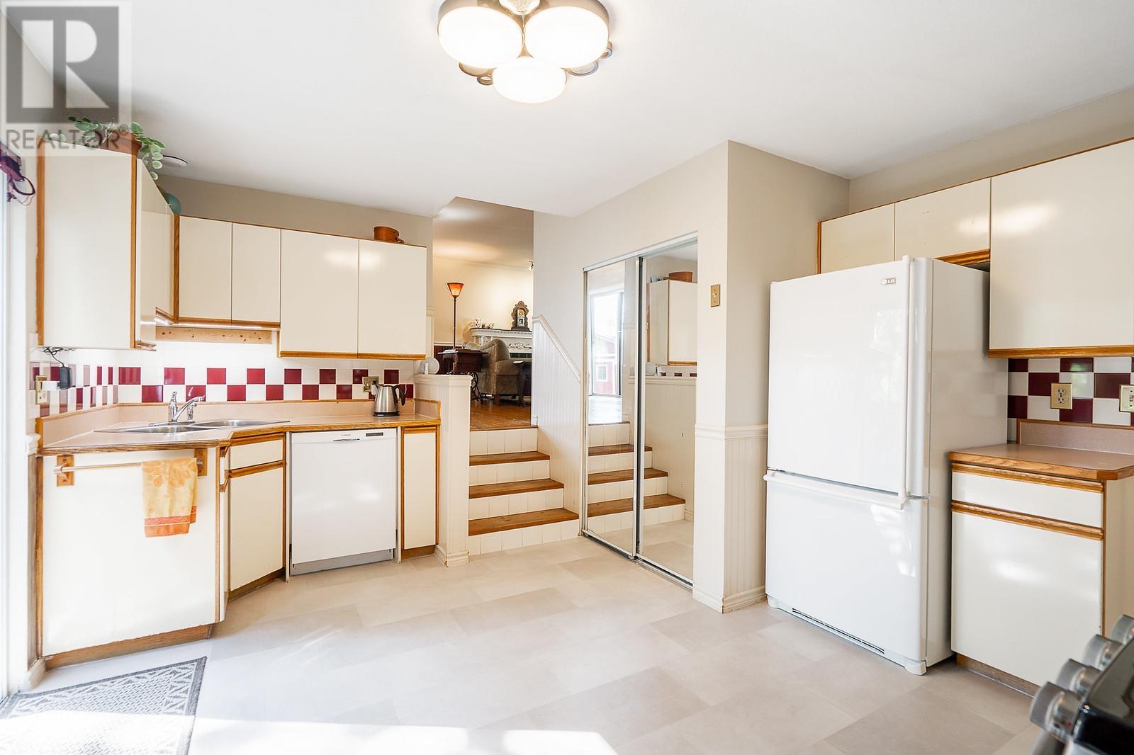 23035 Olund Crescent, Maple Ridge, British Columbia  V2X 0E8 - Photo 11 - R3014982