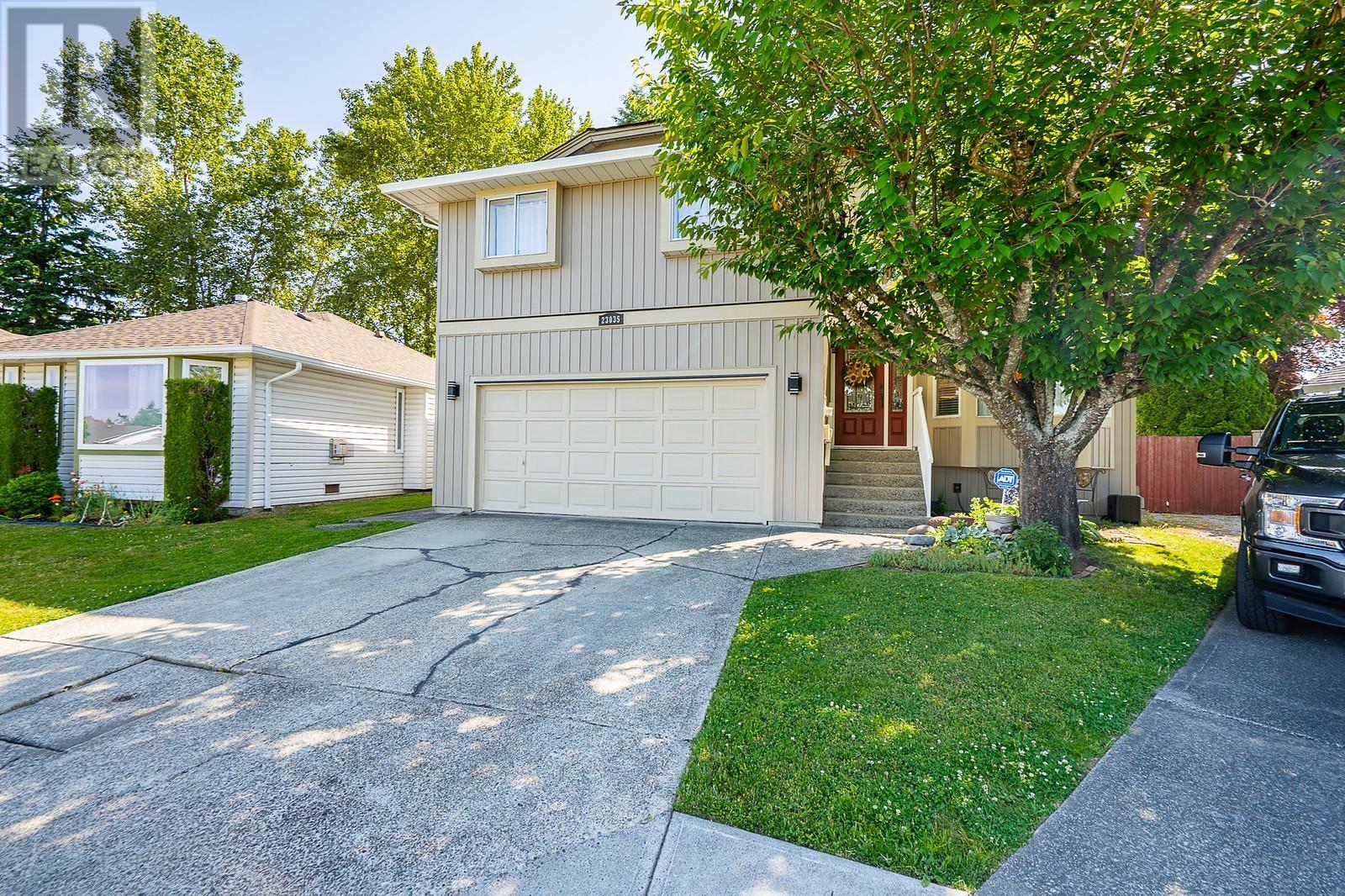 23035 Olund Crescent, Maple Ridge, British Columbia  V2X 0E8 - Photo 2 - R3014982