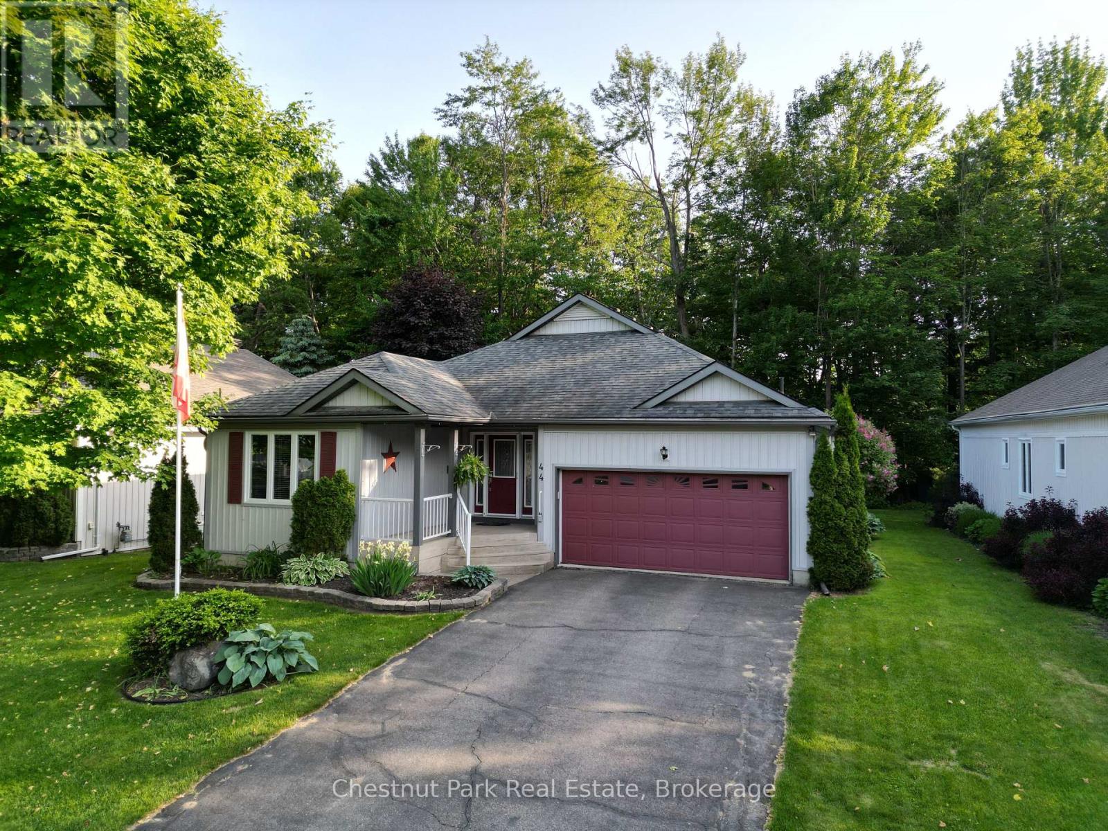 44 SPRINGWOOD CRESCENT, Gravenhurst, Ontario