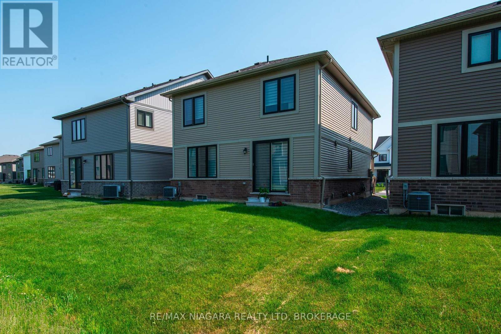 Property at 100 BLACKBIRD WAY image 5