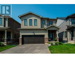 100 BLACKBIRD WAY, Hamilton, Ontario