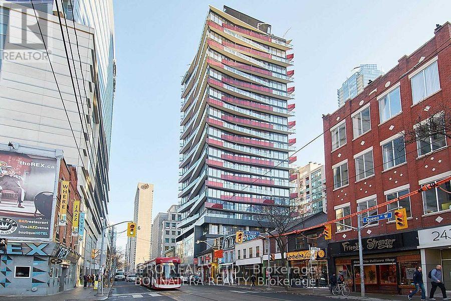 2411 - 215 QUEEN STREET W, Toronto, Ontario