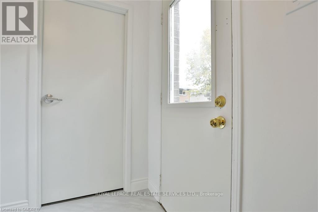 LOWER - 277 MISSISSAGA STREET, Oakville, Ontario