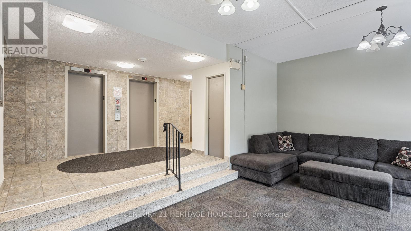 408 - 1950 Main Street W, Hamilton, Ontario  L8S 4M9 - Photo 2 - X12216708