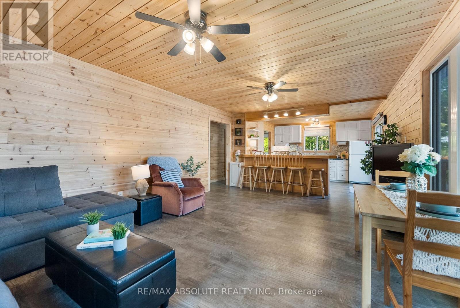 339 Leavoy Lane, Horton, Ontario  K7V 3Z8 - Photo 10 - X12217510