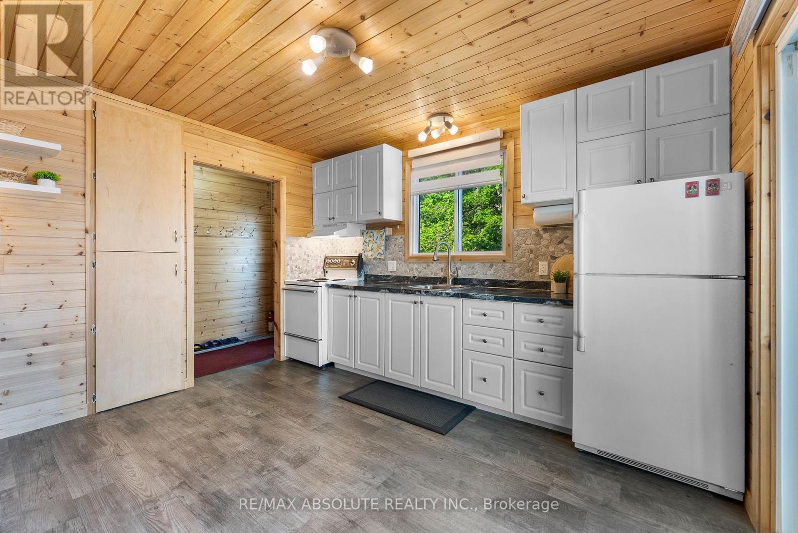 339 Leavoy Lane, Horton, Ontario  K7V 3Z8 - Photo 15 - X12217510
