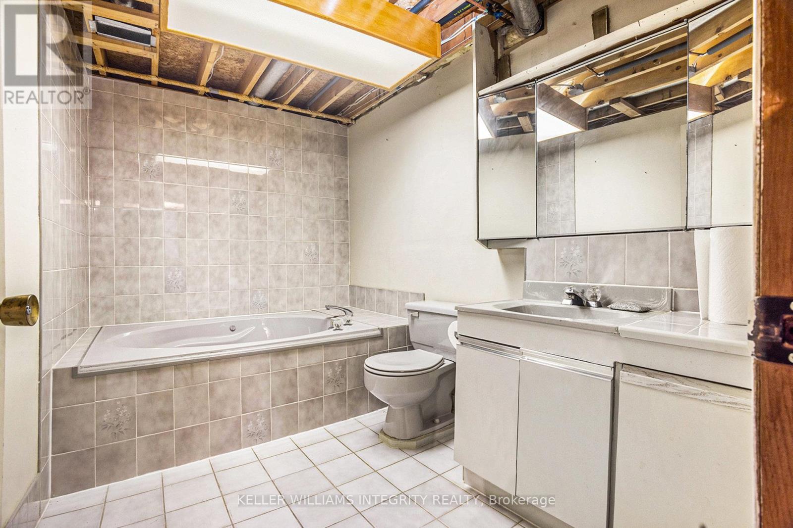 2161 Lenester Avenue, Ottawa, Ontario  K2A 4A9 - Photo 29 - X12217529
