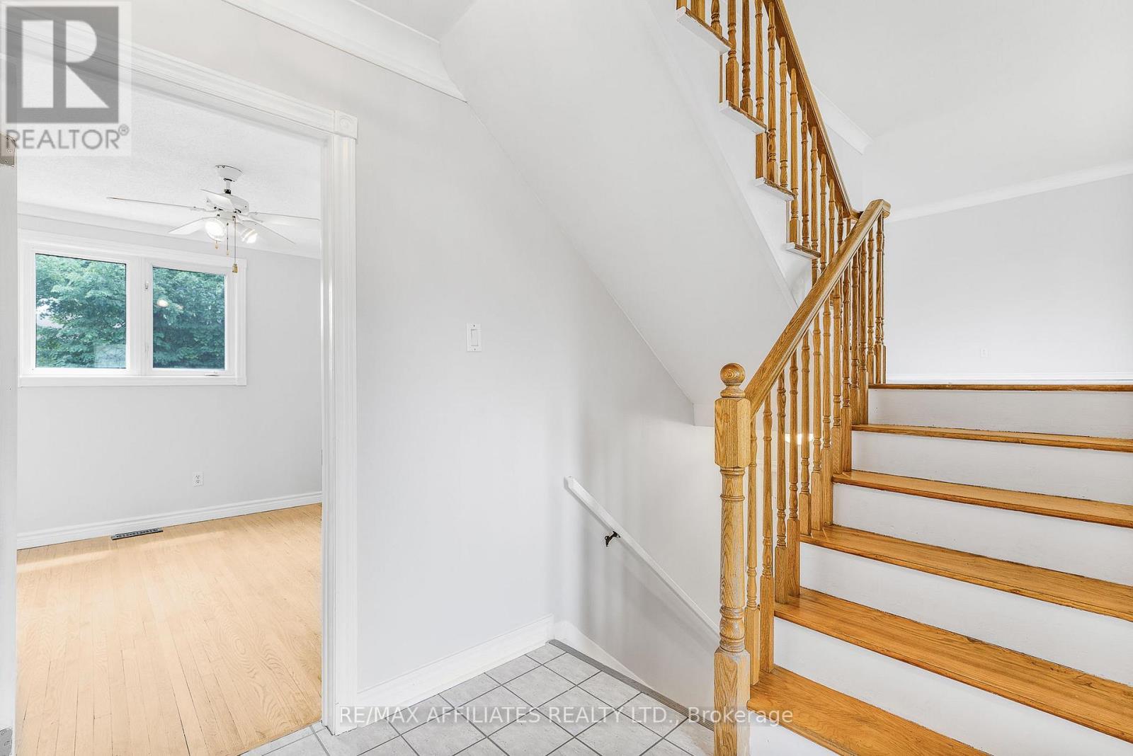 1860 Florida Avenue, Ottawa, Ontario  K1H 6Z1 - Photo 4 - X12217551