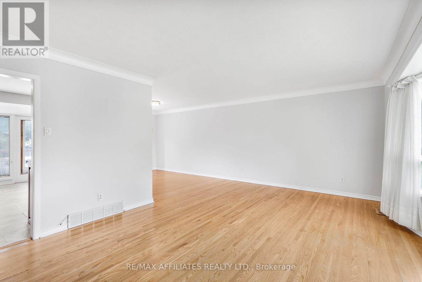 1860 Florida Avenue, Ottawa, Ontario  K1H 6Z1 - Photo 7 - X12217551