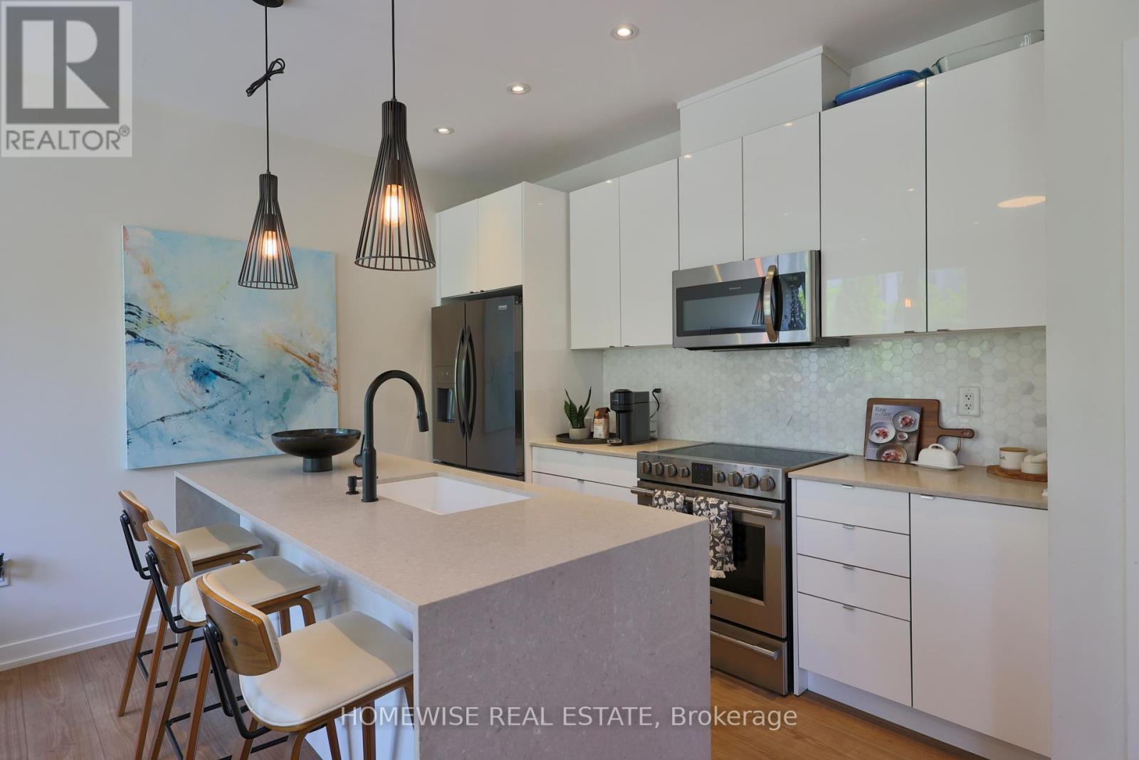 Th3 - 39 Florence Street, Toronto (Little Portugal), Ontario  M6K 1P4 - Photo 3 - C12217514