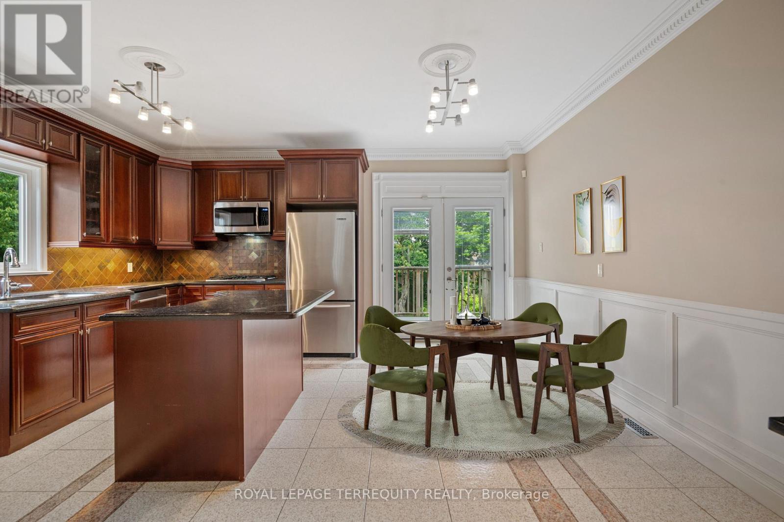 384 Winnett Avenue, Toronto (Oakwood Village), Ontario  M6C 3M1 - Photo 14 - C12217518