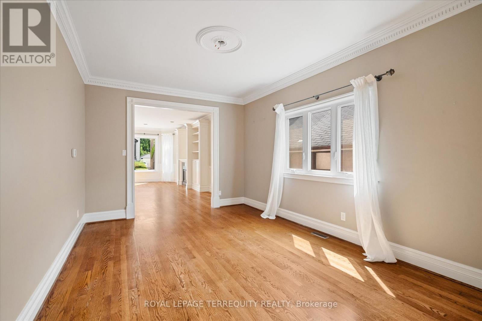 384 Winnett Avenue, Toronto (Oakwood Village), Ontario  M6C 3M1 - Photo 15 - C12217518