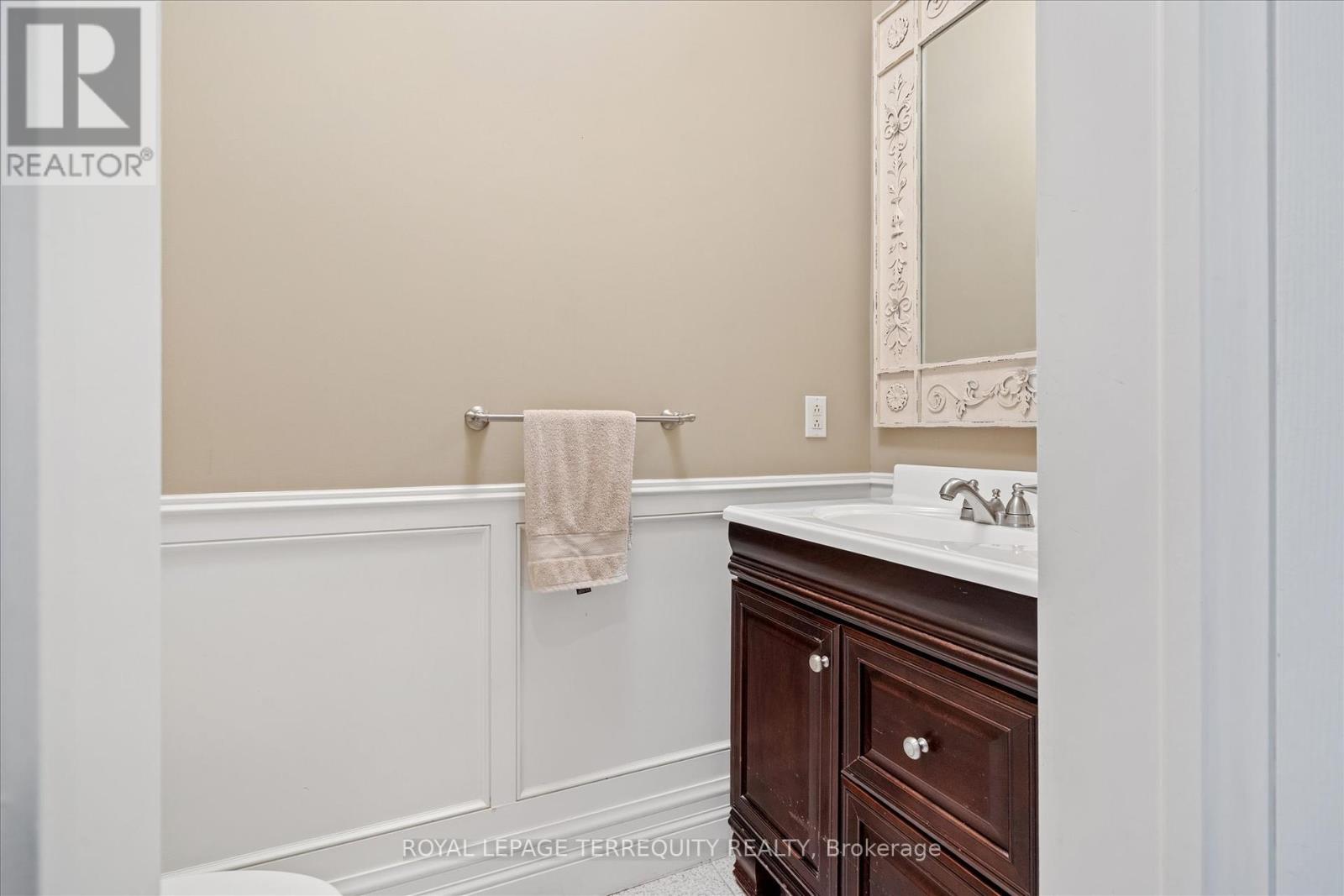 384 Winnett Avenue, Toronto (Oakwood Village), Ontario  M6C 3M1 - Photo 17 - C12217518