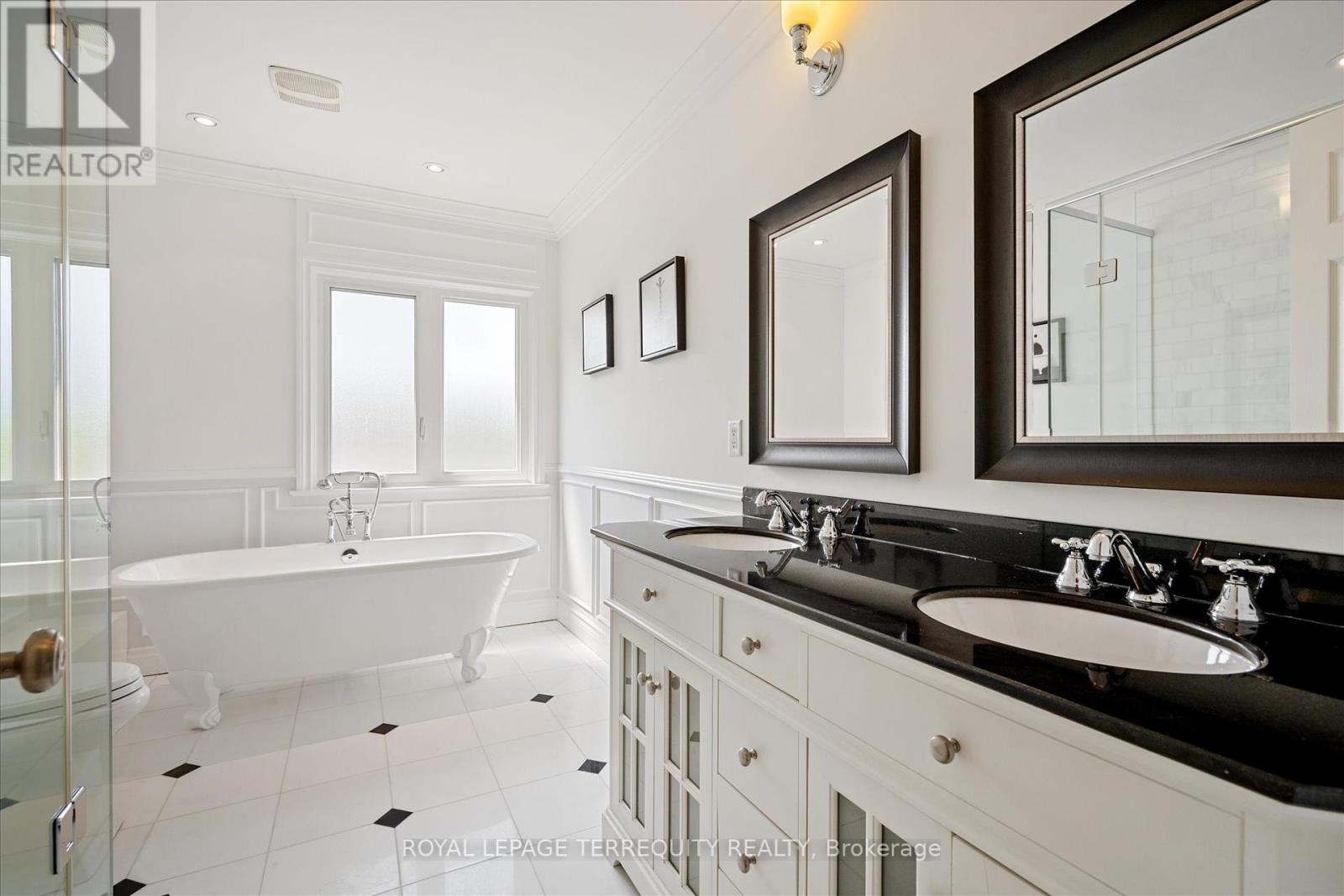 384 Winnett Avenue, Toronto (Oakwood Village), Ontario  M6C 3M1 - Photo 28 - C12217518