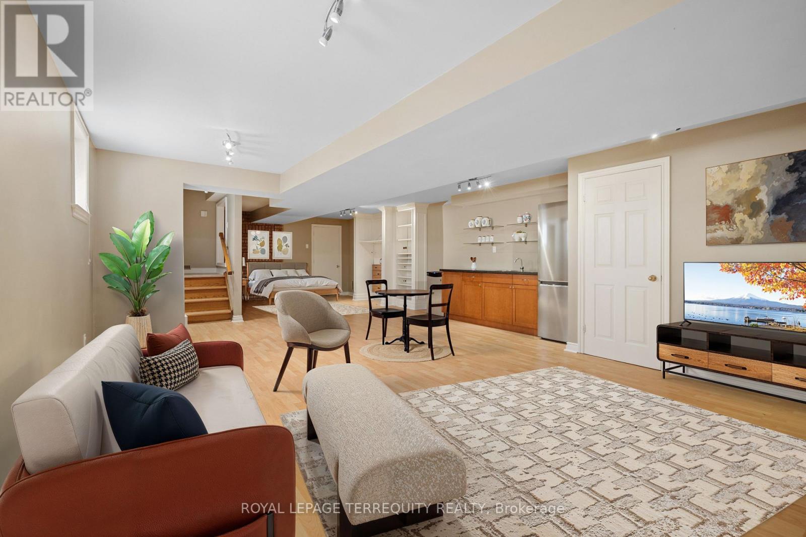 384 Winnett Avenue, Toronto (Oakwood Village), Ontario  M6C 3M1 - Photo 31 - C12217518