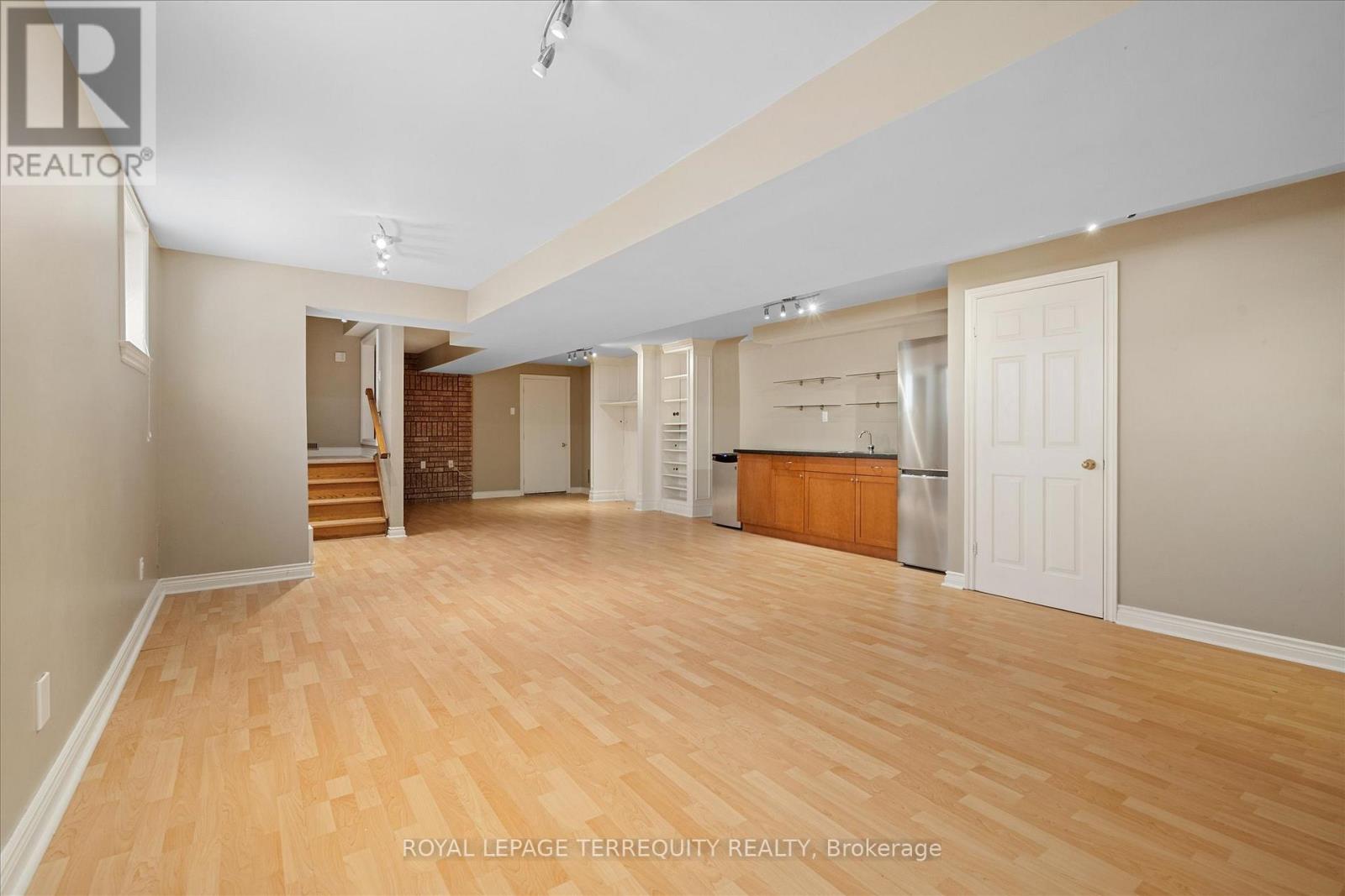 384 Winnett Avenue, Toronto (Oakwood Village), Ontario  M6C 3M1 - Photo 33 - C12217518