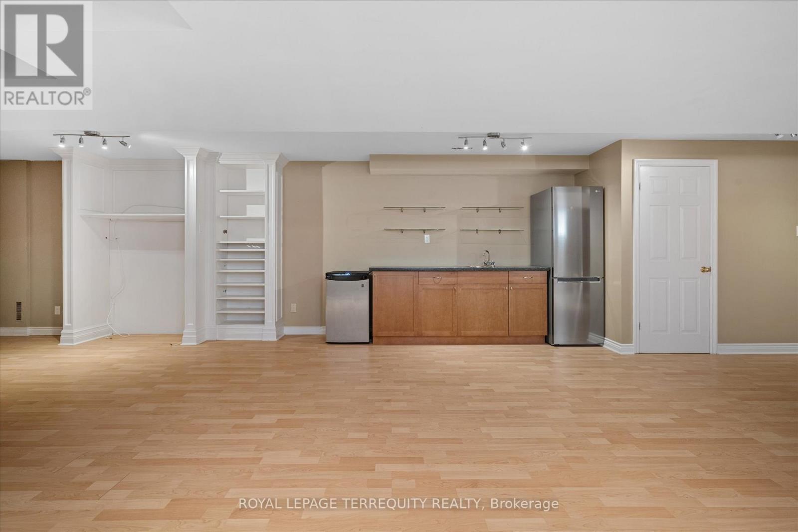 384 Winnett Avenue, Toronto (Oakwood Village), Ontario  M6C 3M1 - Photo 34 - C12217518