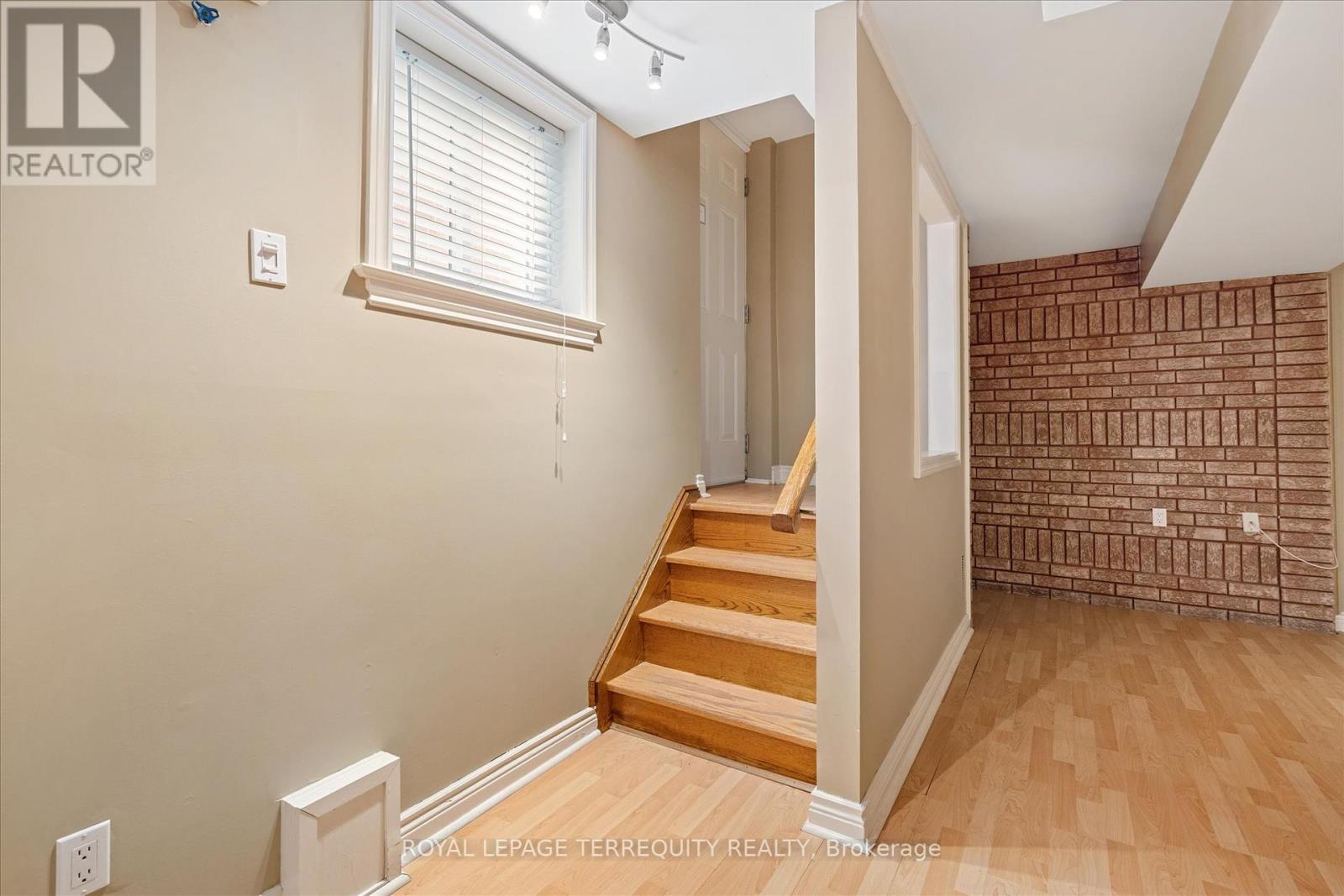 384 Winnett Avenue, Toronto (Oakwood Village), Ontario  M6C 3M1 - Photo 36 - C12217518